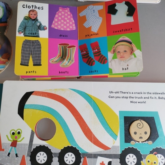 Book Bundle - Picture 9 of 12